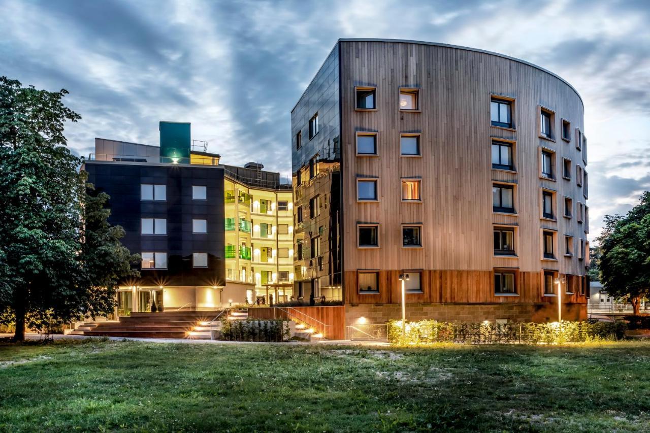 Sky Hotel Apartments Valla Bersa Linköping Kültér fotó